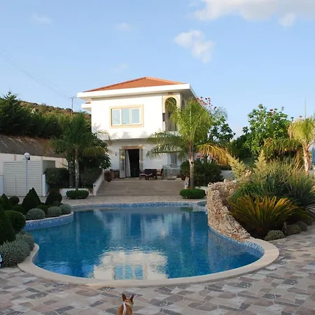 Kaminia Country & Villa