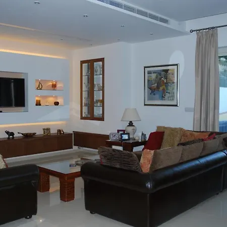 Villa Kaminia Country & *