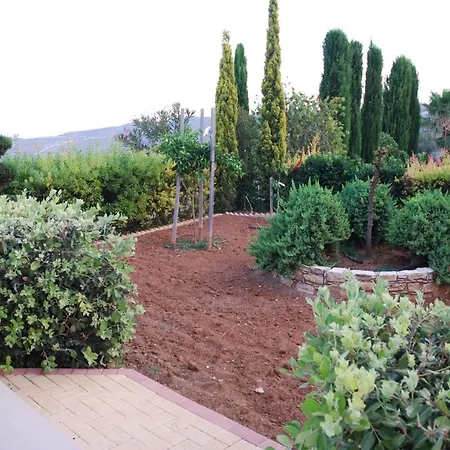 Kaminia Country & Villa *